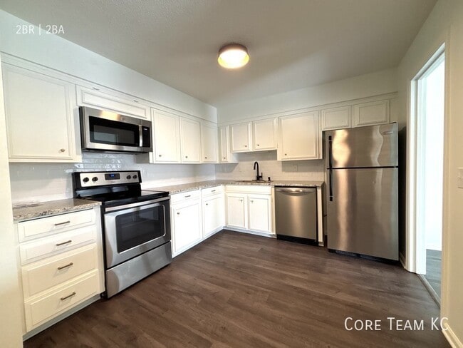 Building Photo - 2900 W 53rd St