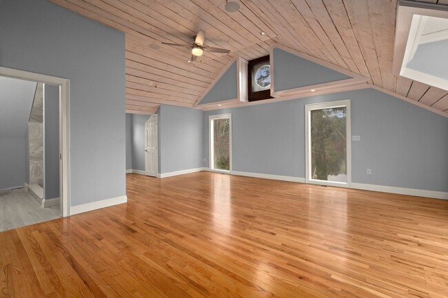 Building Photo - 1 Deer Is Rd