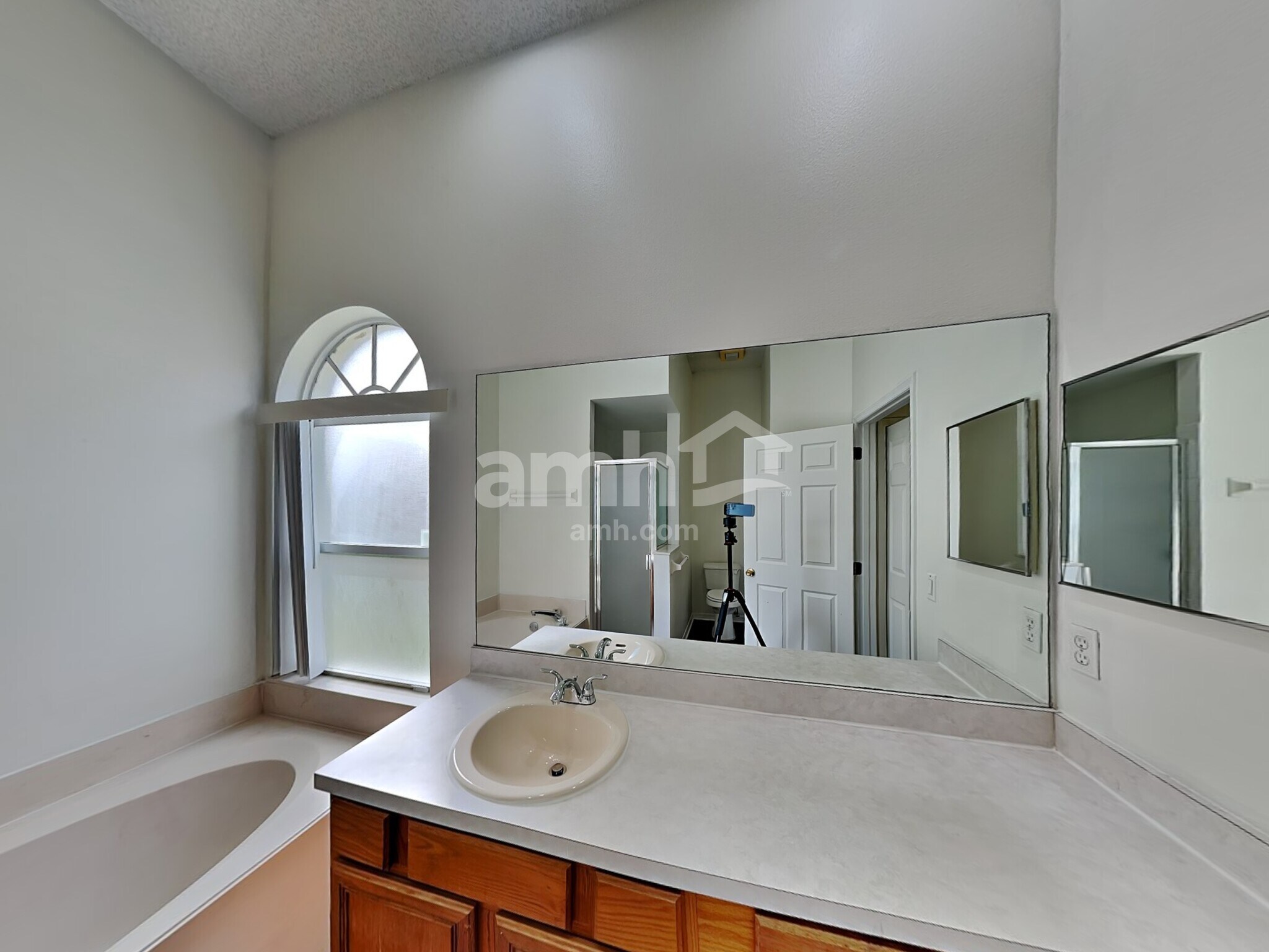 Building Photo - 12636 Enclave Dr