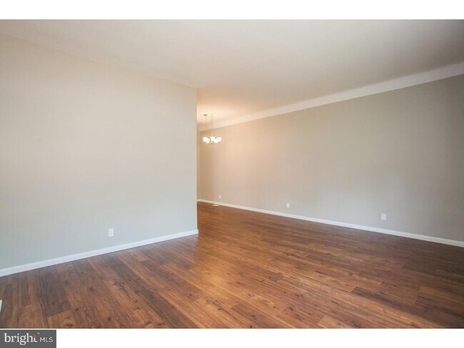 Building Photo - 176 Juniper Rd