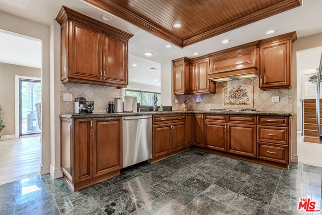 Building Photo - 2637 Angelo Dr