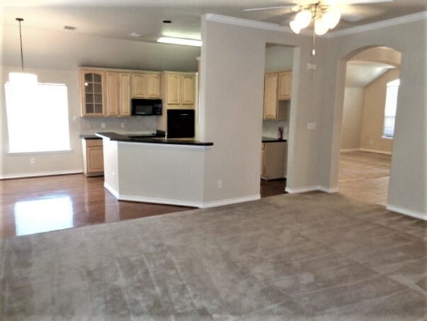 Building Photo - 989 Dogwood Ln