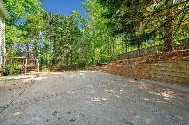 Building Photo - 3338 Hackmatack Dr NW