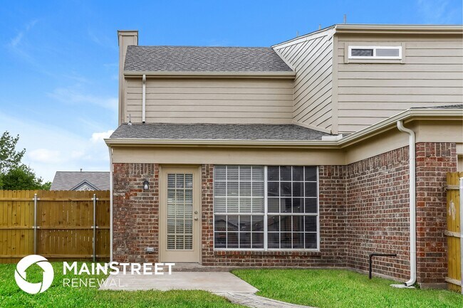 Building Photo - 1328 E Miller Dr
