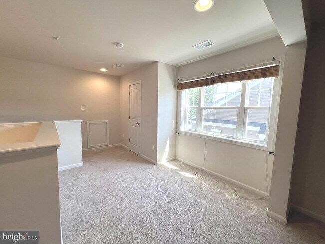 Building Photo - 2634 Dragon Fly Way