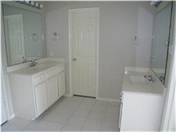 Building Photo - 1385 El Camino Village Dr