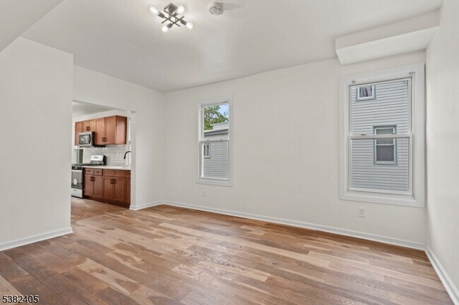 Building Photo - 73 S 13th St