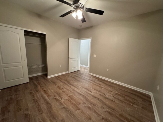 Building Photo - 900 Southmoor Dr