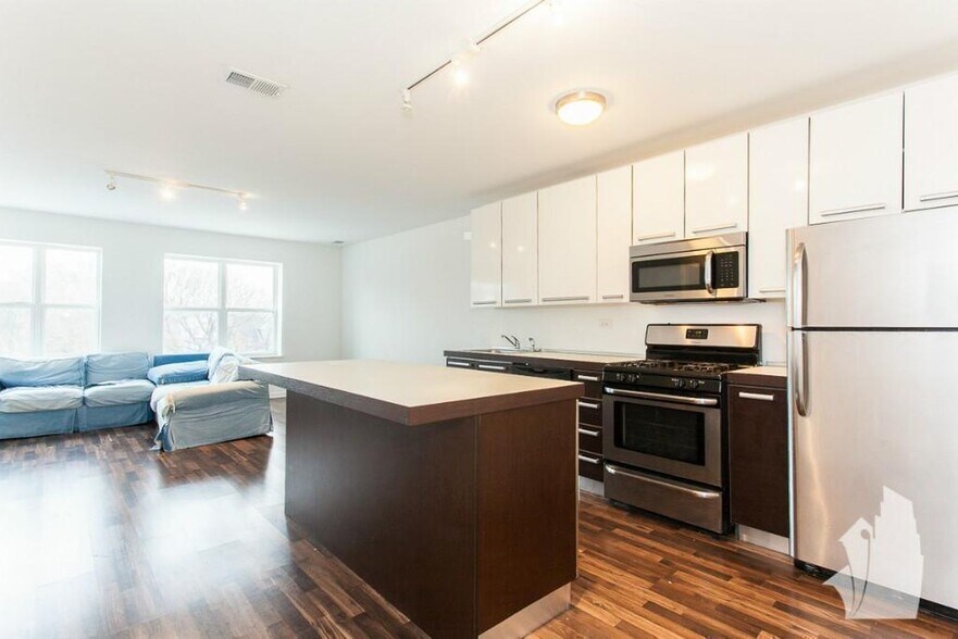 1544 W Glenlake Ave, Unit 3A, Chicago, IL 60660 - 1545 W Glenlake Ave