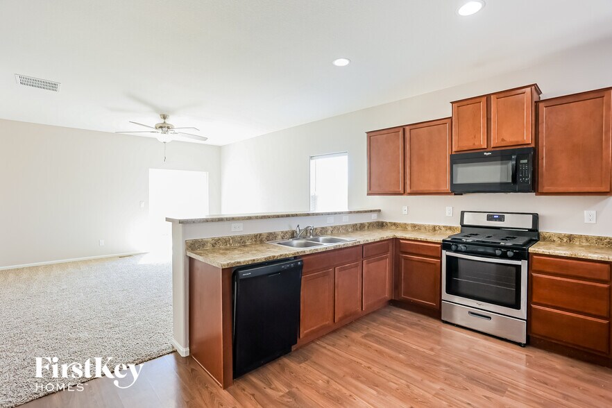 Building Photo - 6719 Liberator Trl