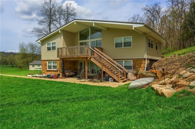 Building Photo - 102 Kathleen Dr