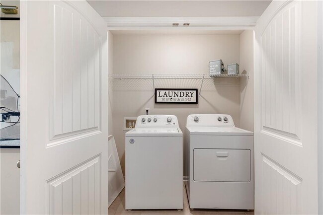 Building Photo - 3642 S Fulton Ave