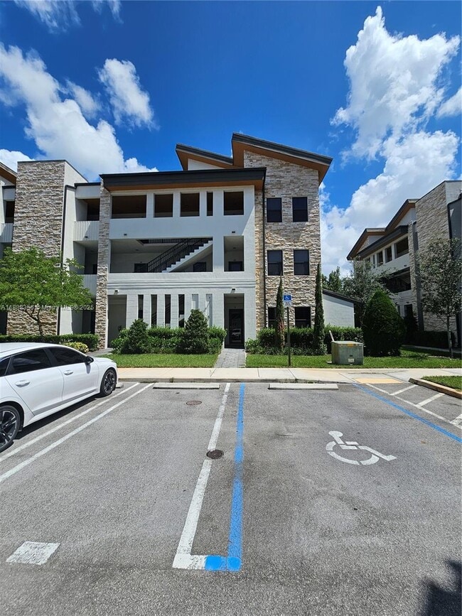 Building Photo - 7831 NW 104th Ave