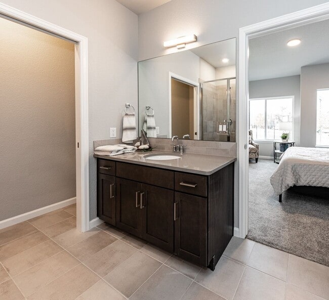 Building Photo - Luxury Executive Westside Townhouse with E...
