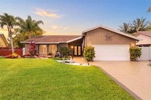 Building Photo - 10227 SW 49th Ct
