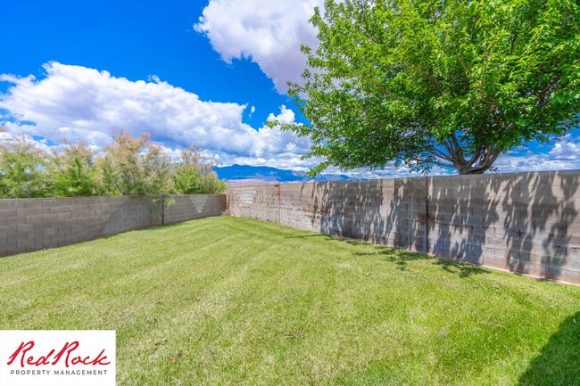 Building Photo - Remodeled 3 Bedroom Townhome with Great Vi...