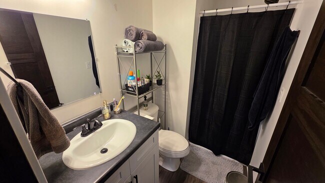 Building Photo - 4213-4213 Trinity Rd