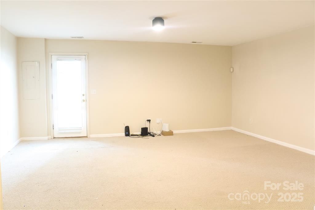 Building Photo - 10946 Garden Oaks Ln