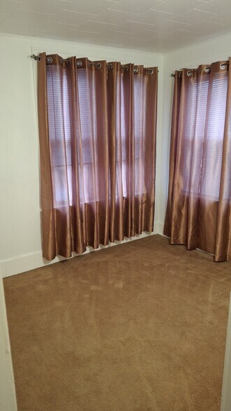 Building Photo - 401 Monroe St