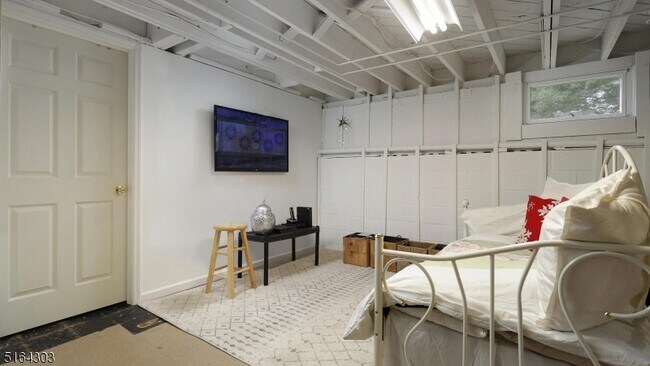 Building Photo - 1496 Washington Valley Rd