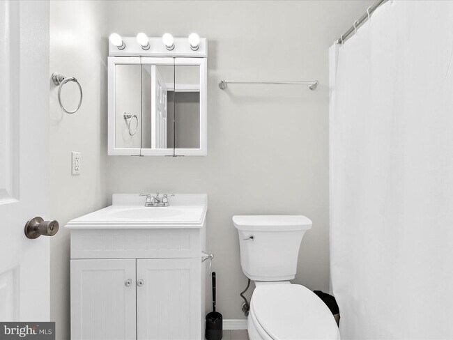 Building Photo - 2499 Vineyard Ln