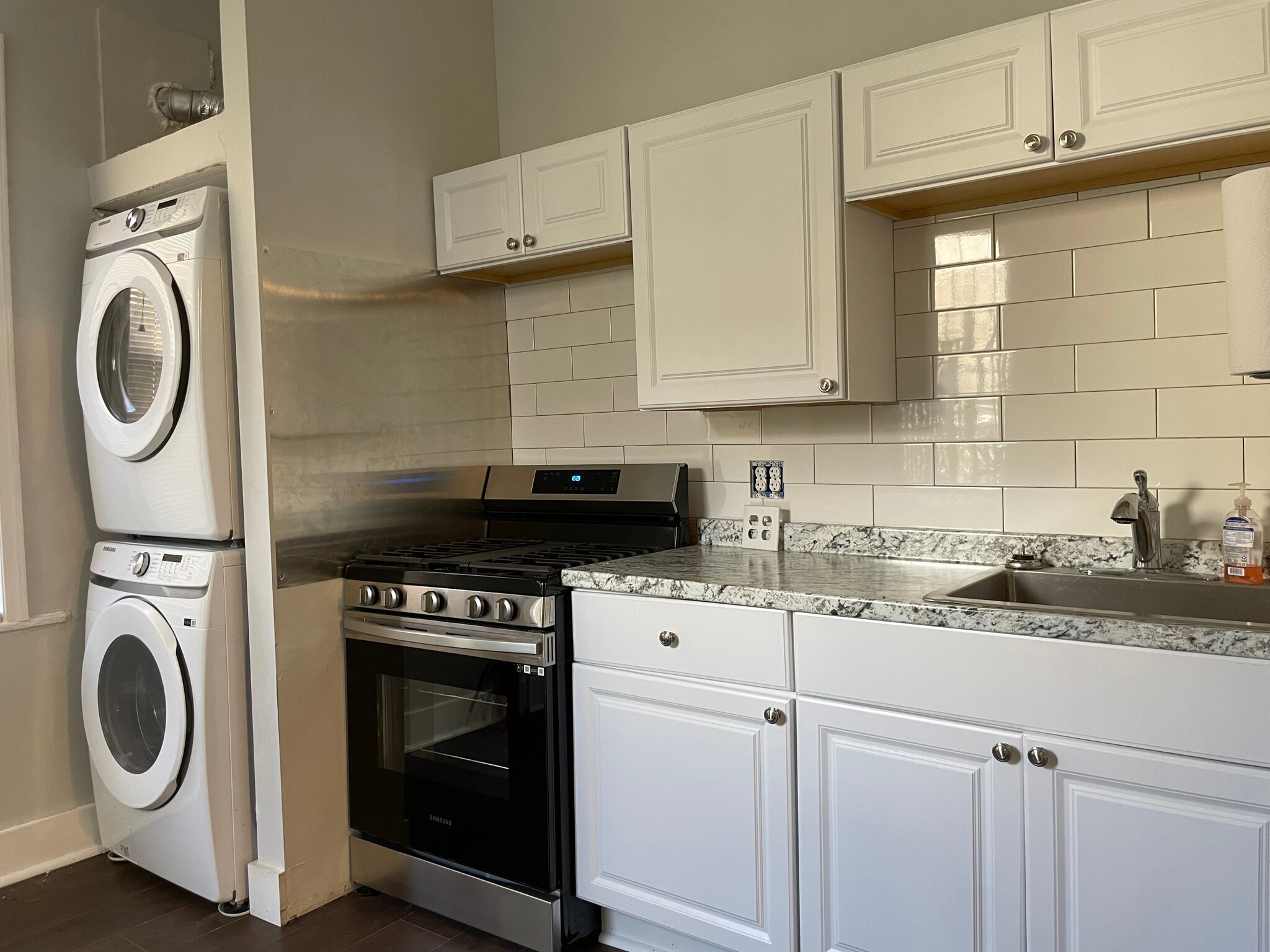 Building Photo - 1233 Christian St