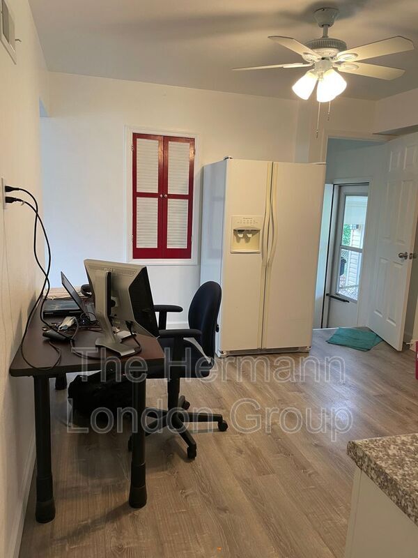 Building Photo - 451 Golden Valley Dr