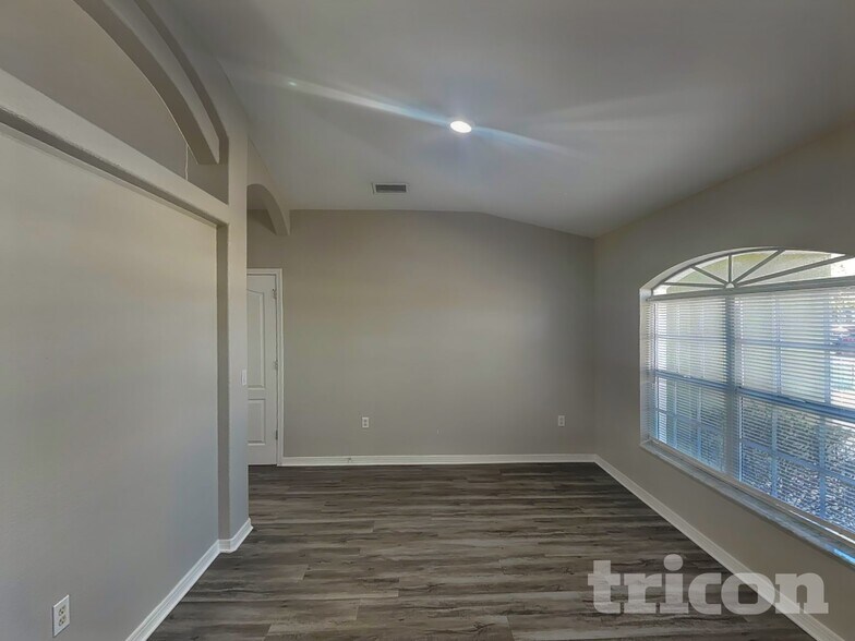 Building Photo - 1181 Creekview Ct