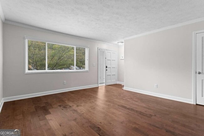 Building Photo - 120 Biscayne Dr NW