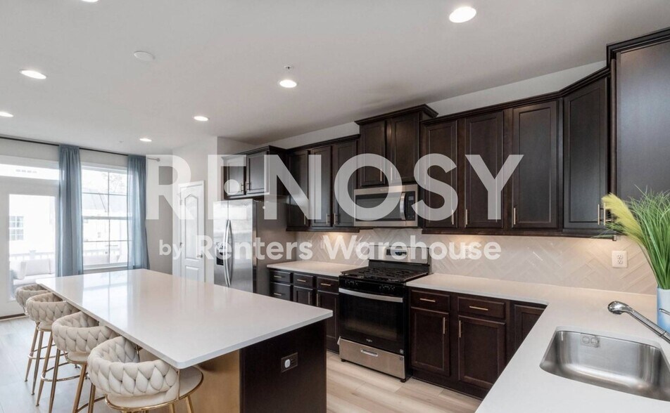 Building Photo - 1041 Flester Ln