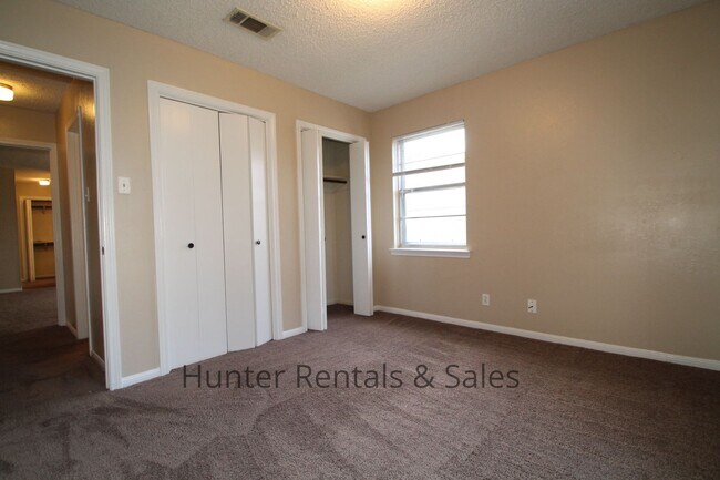 Building Photo - 2810 Lawndale St