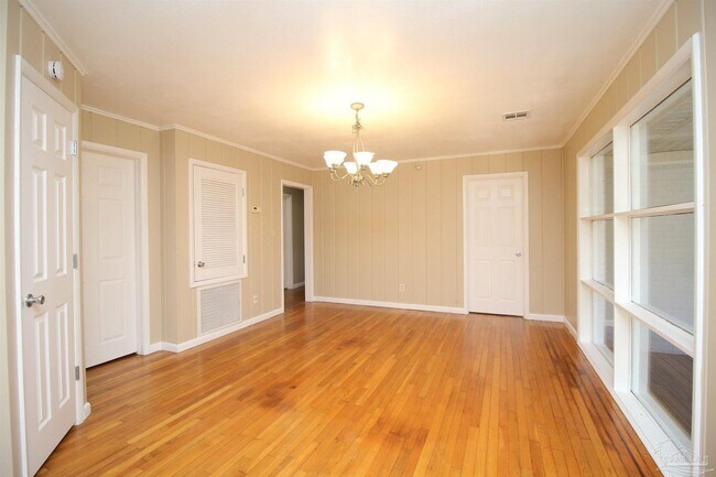 Building Photo - 4810 Creighton Rd