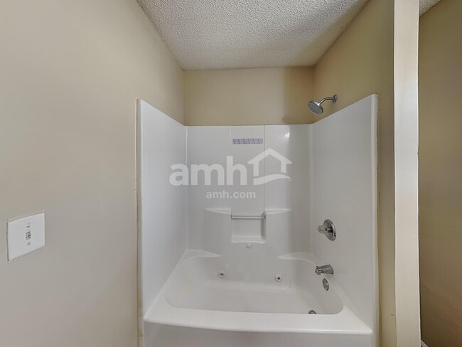 Building Photo - 32 Alston Ln SW