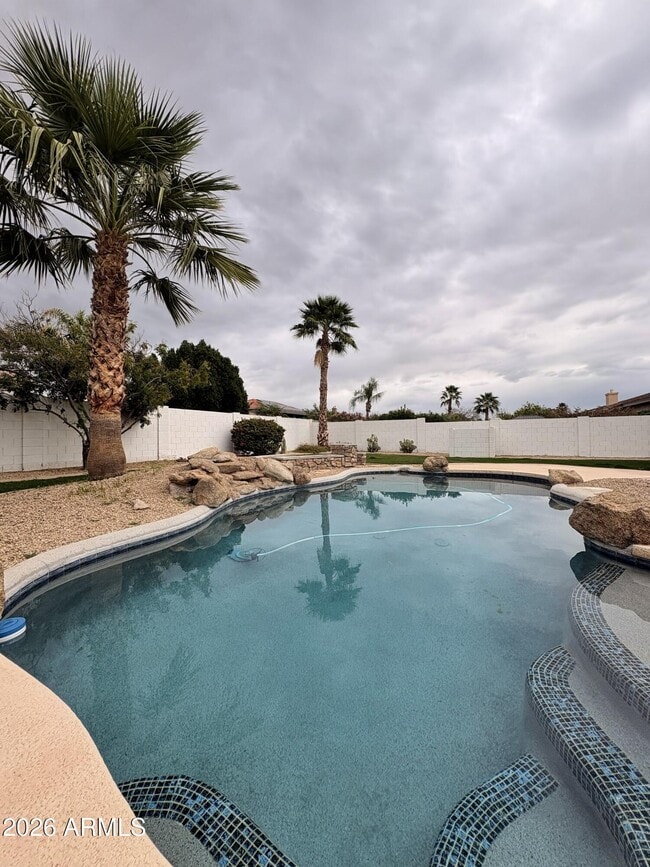 Building Photo - 13528 W Windsor Blvd