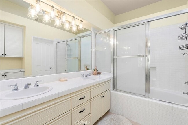 Building Photo - 134 Encantado Canyon