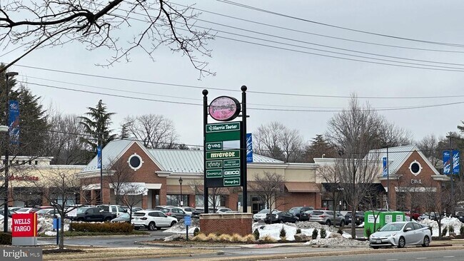 Building Photo - 4600 Duke St