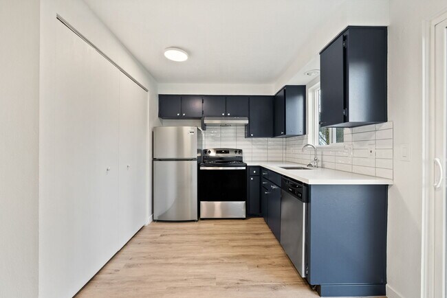 Building Photo - 5427 NE Killingsworth St