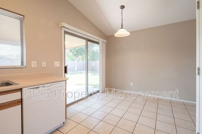 Building Photo - 14028 N 150th Ln