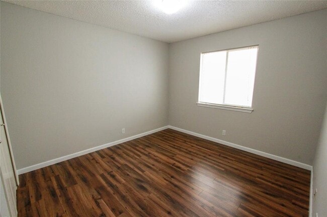 Building Photo - 9705 Dalewood Dr