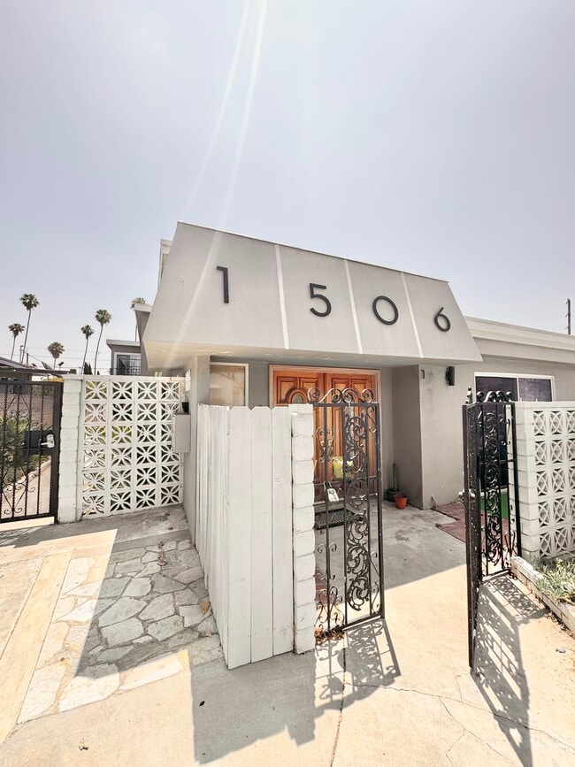 Building Photo - 1508 S Orange Dr