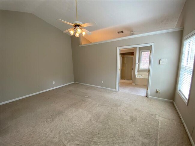 Building Photo - 2455 Millerbrook Dr