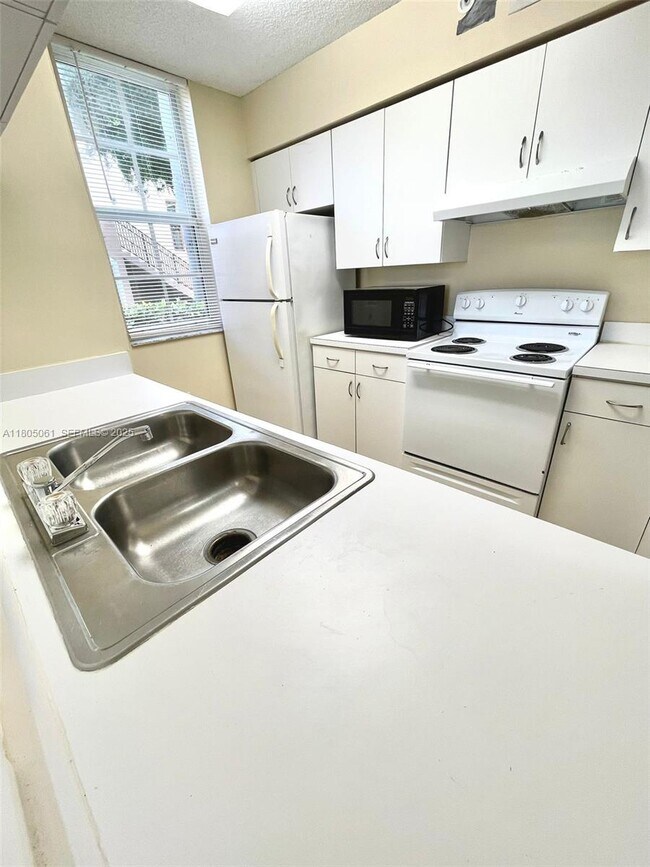 Building Photo - 2163 Renaissance Blvd