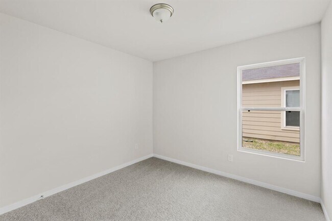 Building Photo - 15560 Taylor Crst Dr