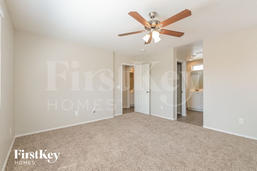 Building Photo - 996 Valetta Flat Ave