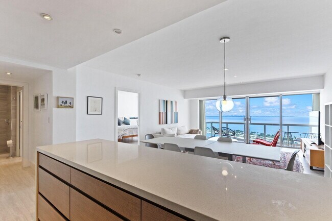 Building Photo - 2451 Brickell Ave