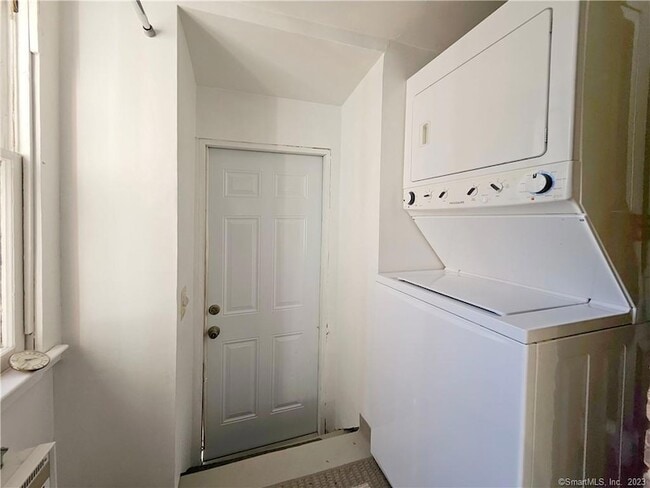 Building Photo - 34 Woodland St