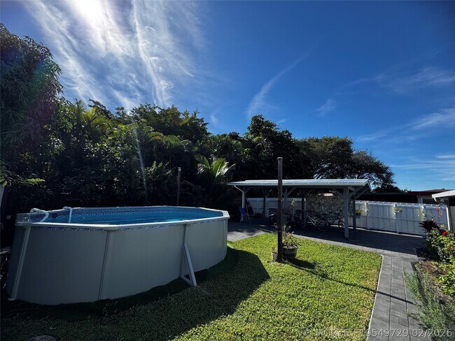 Building Photo - 4250 NW 9th Ct