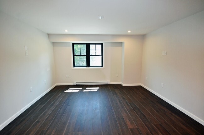 Building Photo - 40 Beech St