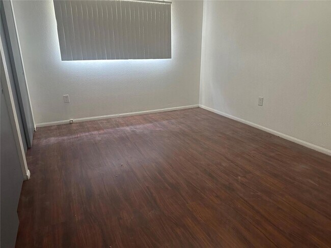 Building Photo - 1000 Lake of the Woods Blvd