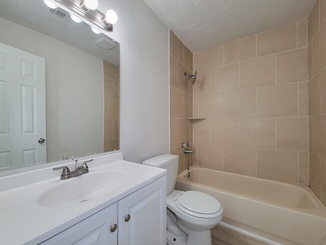 Building Photo - 8719 Valley Song Dr